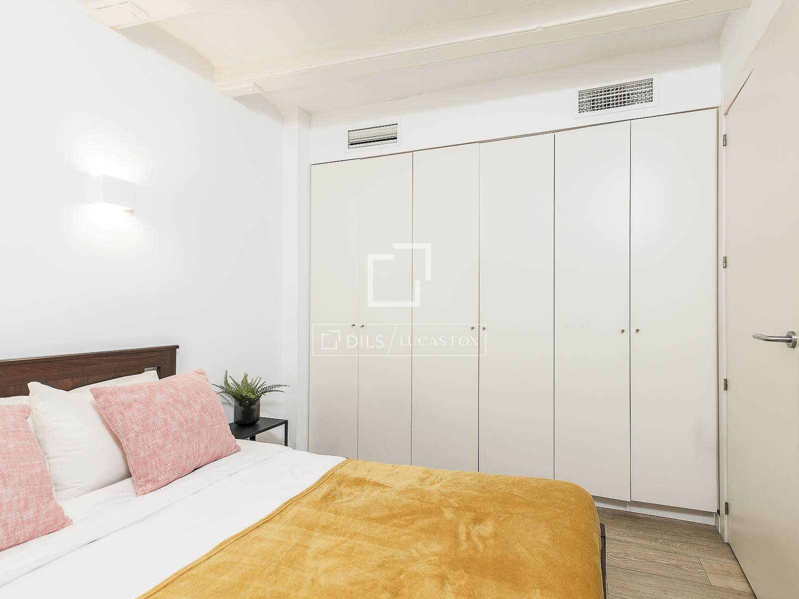 Apartamento en Barcelona, España 2 dormitorios, 87 m2 No. 150395