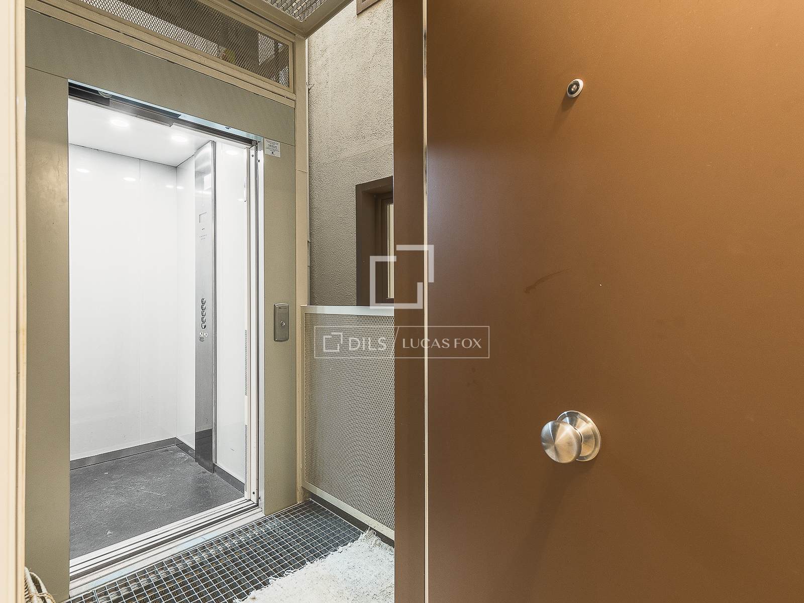 Apartamento en Barcelona, España 2 dormitorios, 87 m2 No. 150395