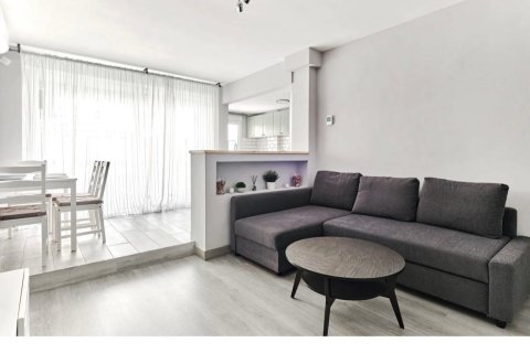 Apartment in Torrevieja, Alicante, Spain 2 bedrooms, 75 sq.m. No. 189260