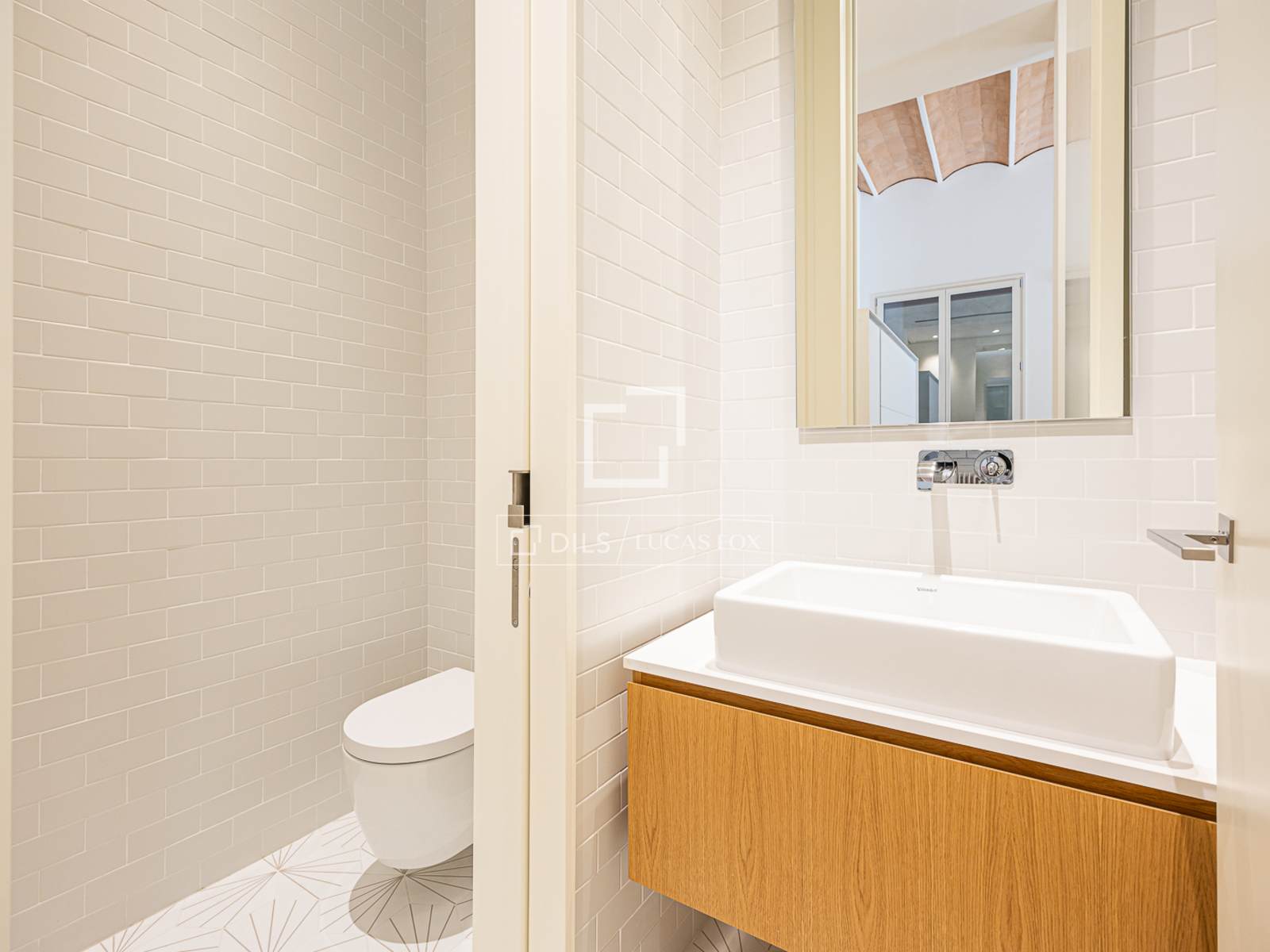 Huoneisto Barcelona, Espanja 3 makuuhuonetta, 232 m2 No. 150926