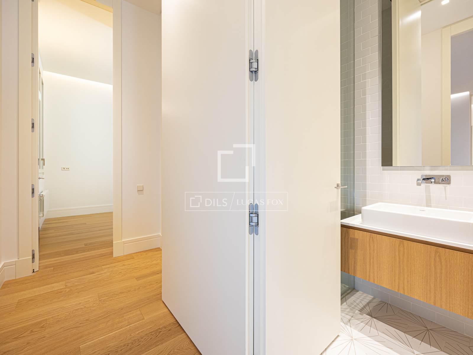 Huoneisto Barcelona, Espanja 3 makuuhuonetta, 232 m2 No. 150926