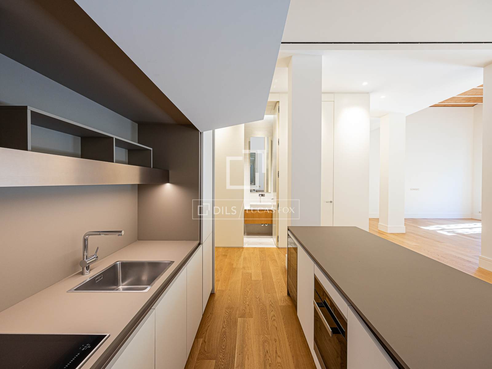 Huoneisto Barcelona, Espanja 3 makuuhuonetta, 232 m2 No. 150926