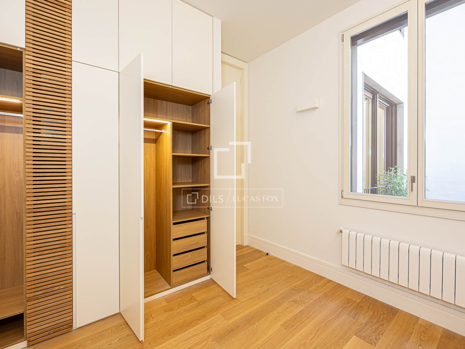 Huoneisto Barcelona, Espanja 3 makuuhuonetta, 232 m2 No. 150926