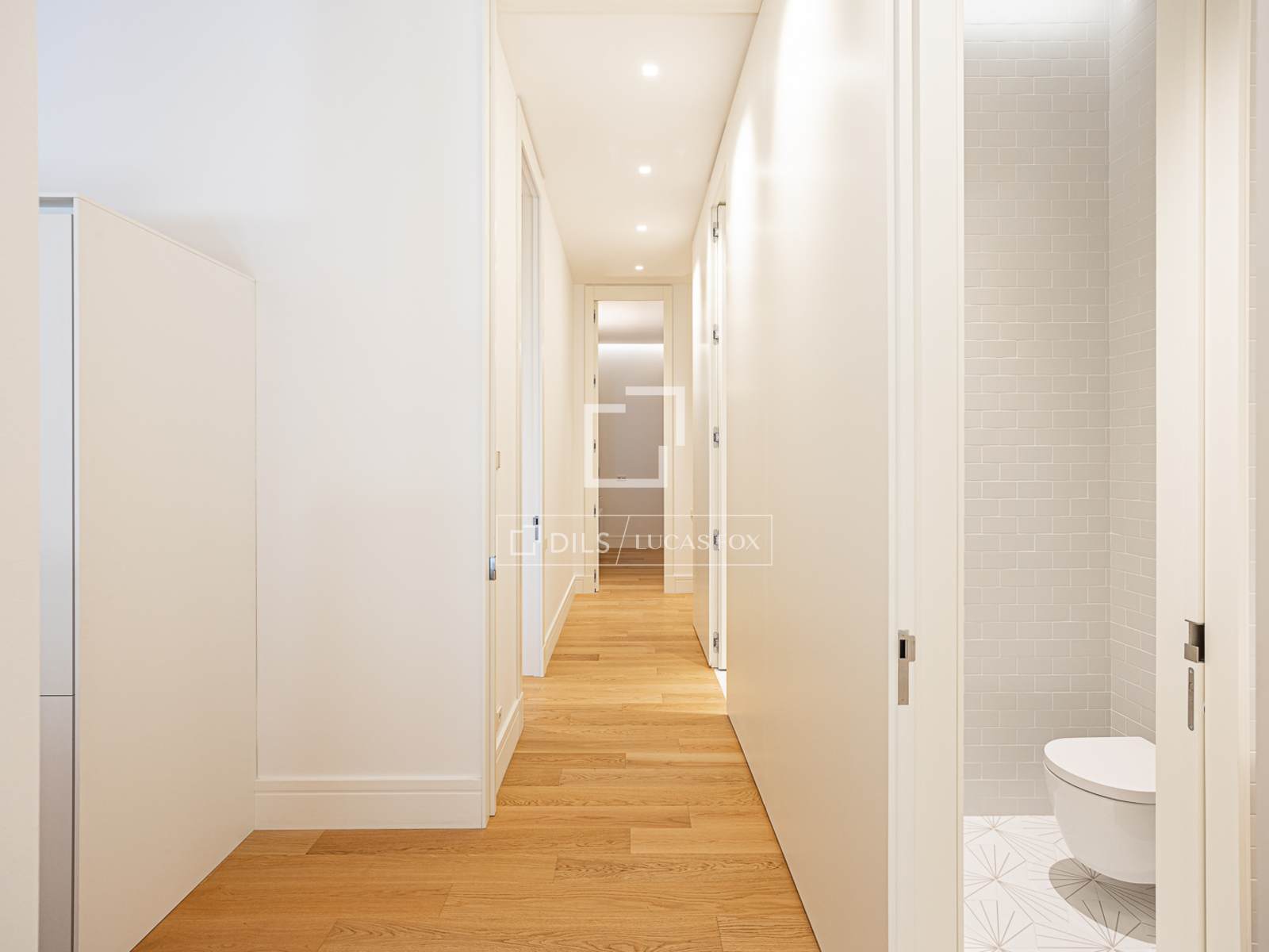 Huoneisto Barcelona, Espanja 3 makuuhuonetta, 232 m2 No. 150926