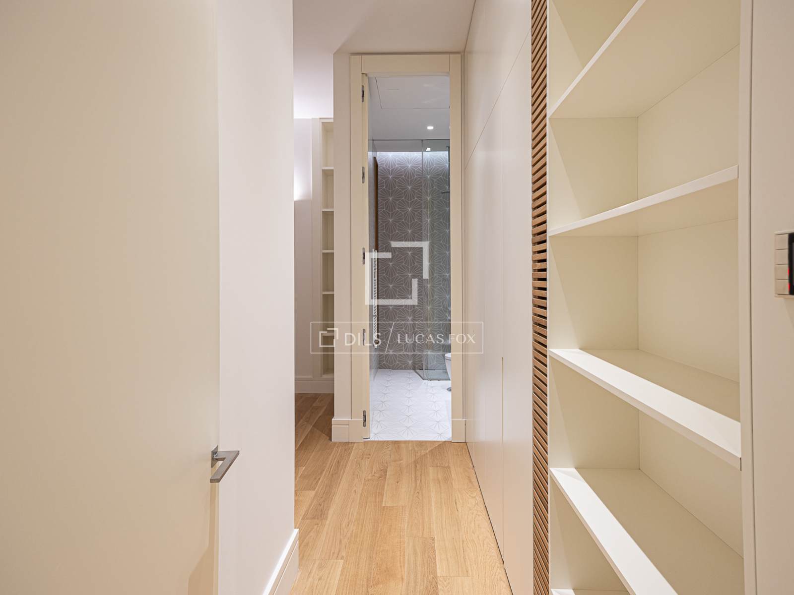Huoneisto Barcelona, Espanja 3 makuuhuonetta, 232 m2 No. 150926