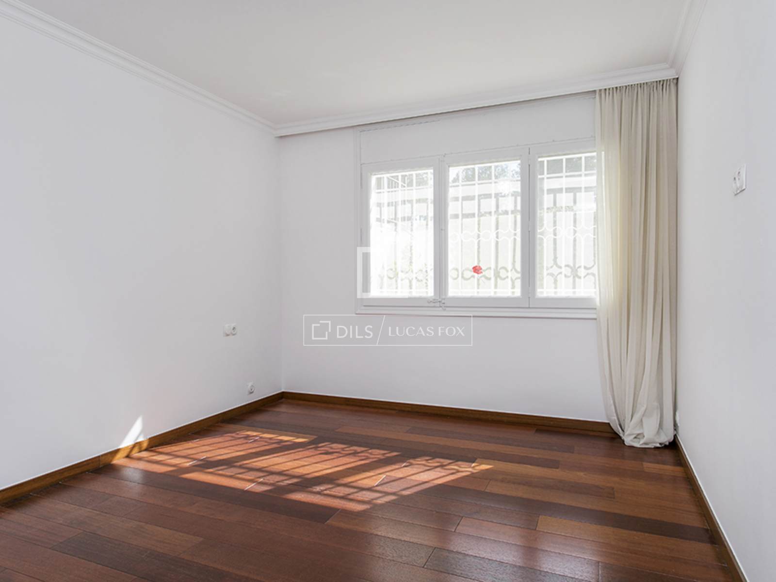 Huvila Bellaterra, Barcelona, Espanja 5 makuuhuonetta, 322 m2 No. 150928