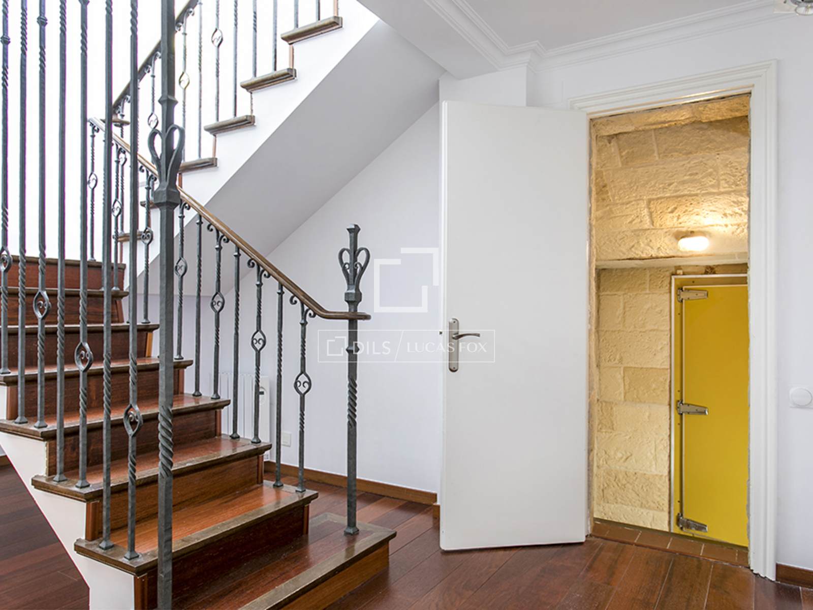 Huvila Bellaterra, Barcelona, Espanja 5 makuuhuonetta, 322 m2 No. 150928