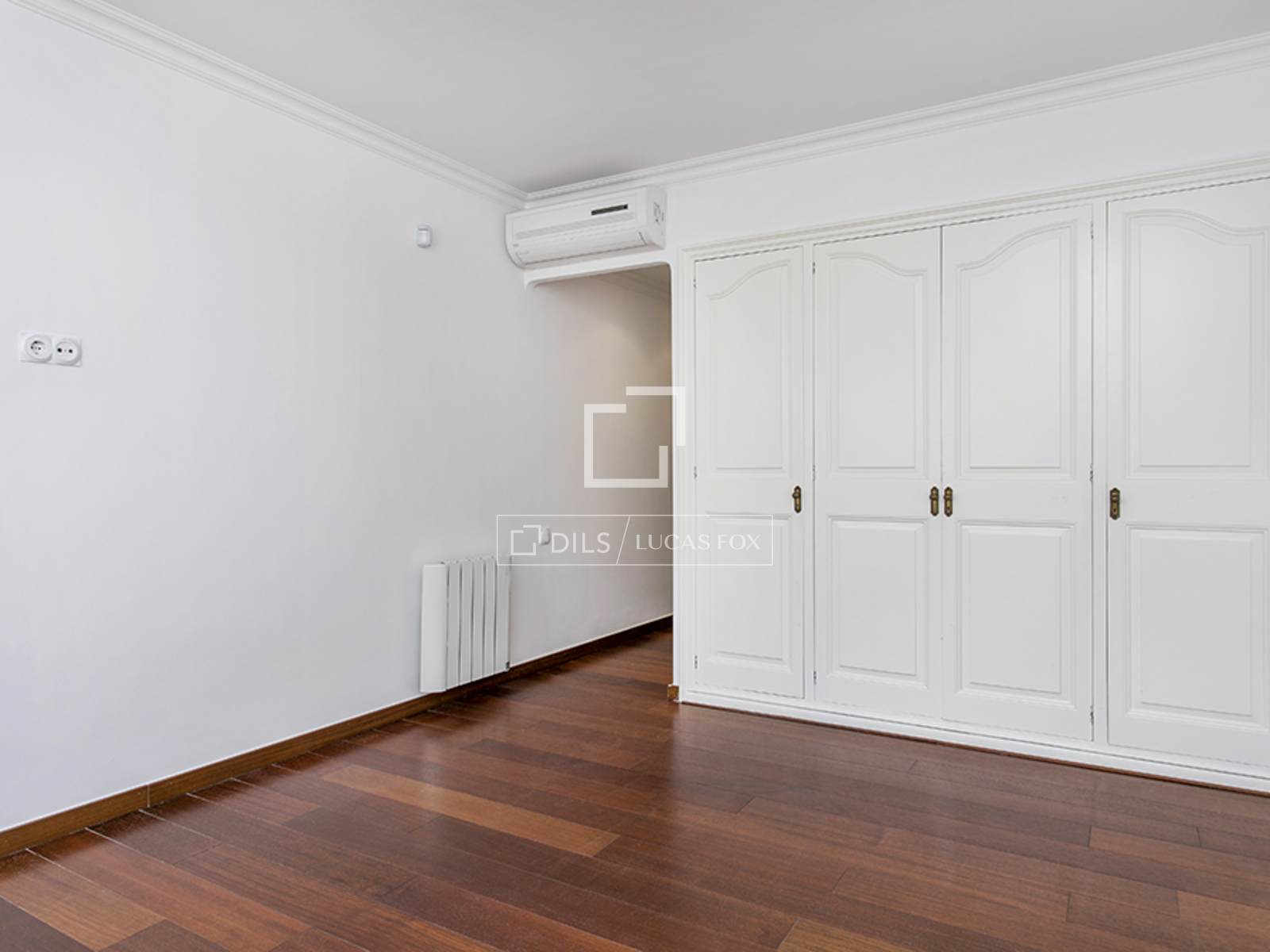 Huvila Bellaterra, Barcelona, Espanja 5 makuuhuonetta, 322 m2 No. 150928