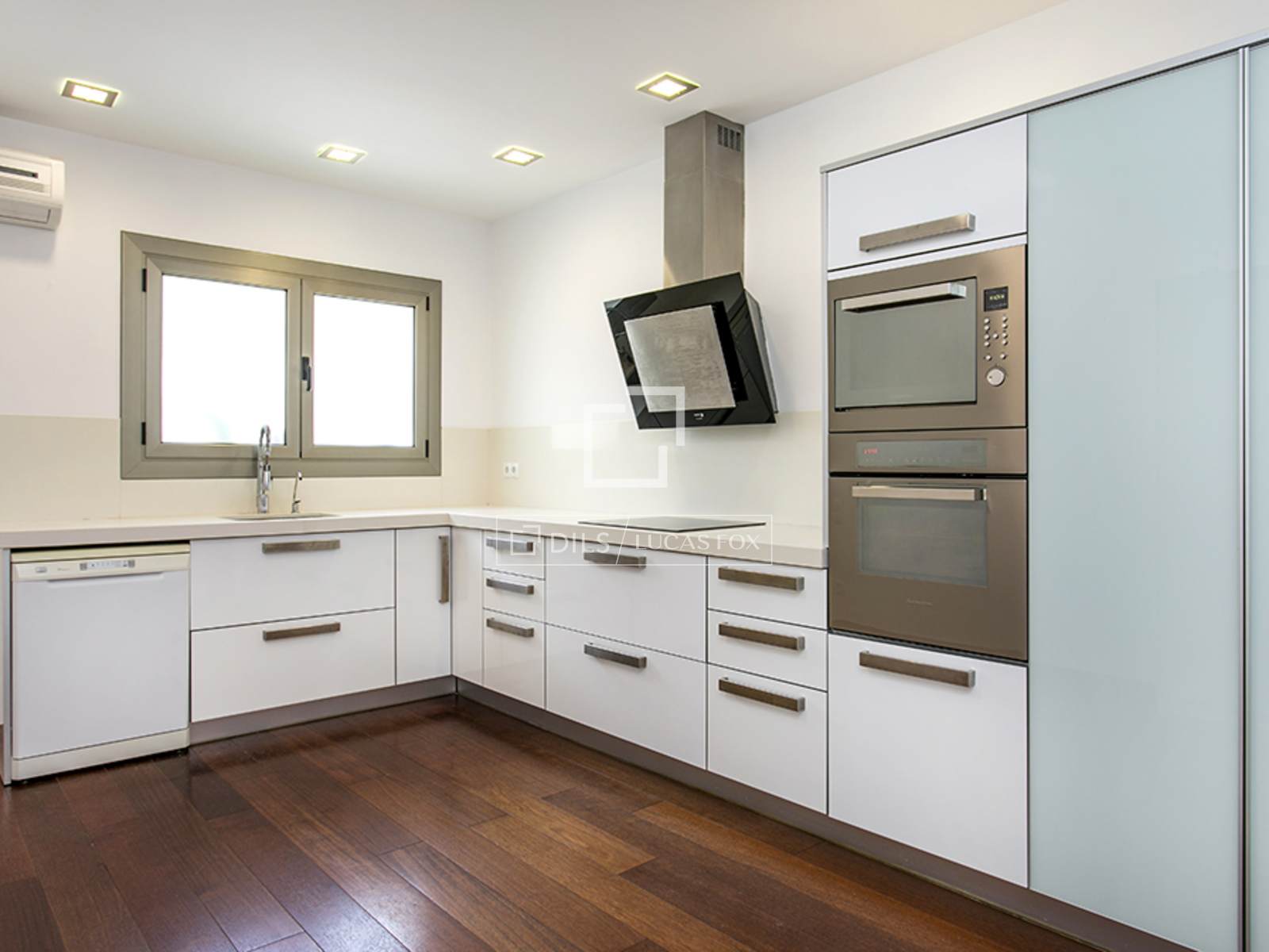 Huvila Bellaterra, Barcelona, Espanja 5 makuuhuonetta, 322 m2 No. 150928