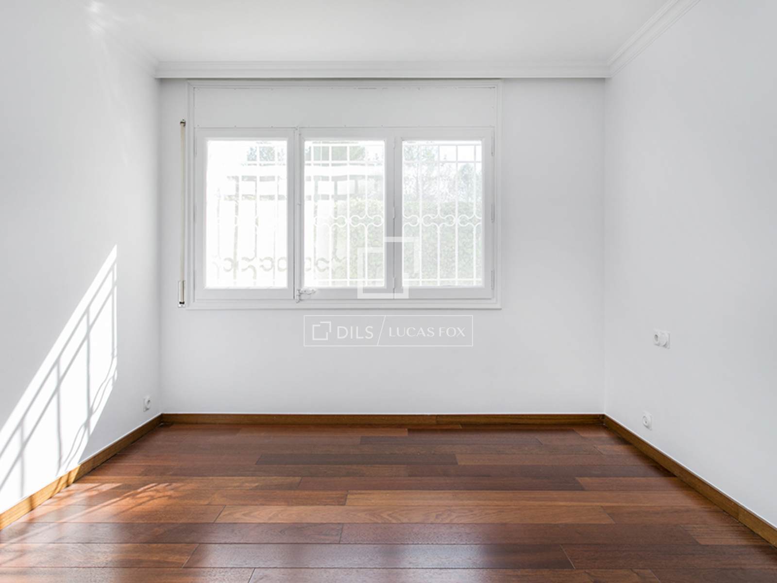 Huvila Bellaterra, Barcelona, Espanja 5 makuuhuonetta, 322 m2 No. 150928