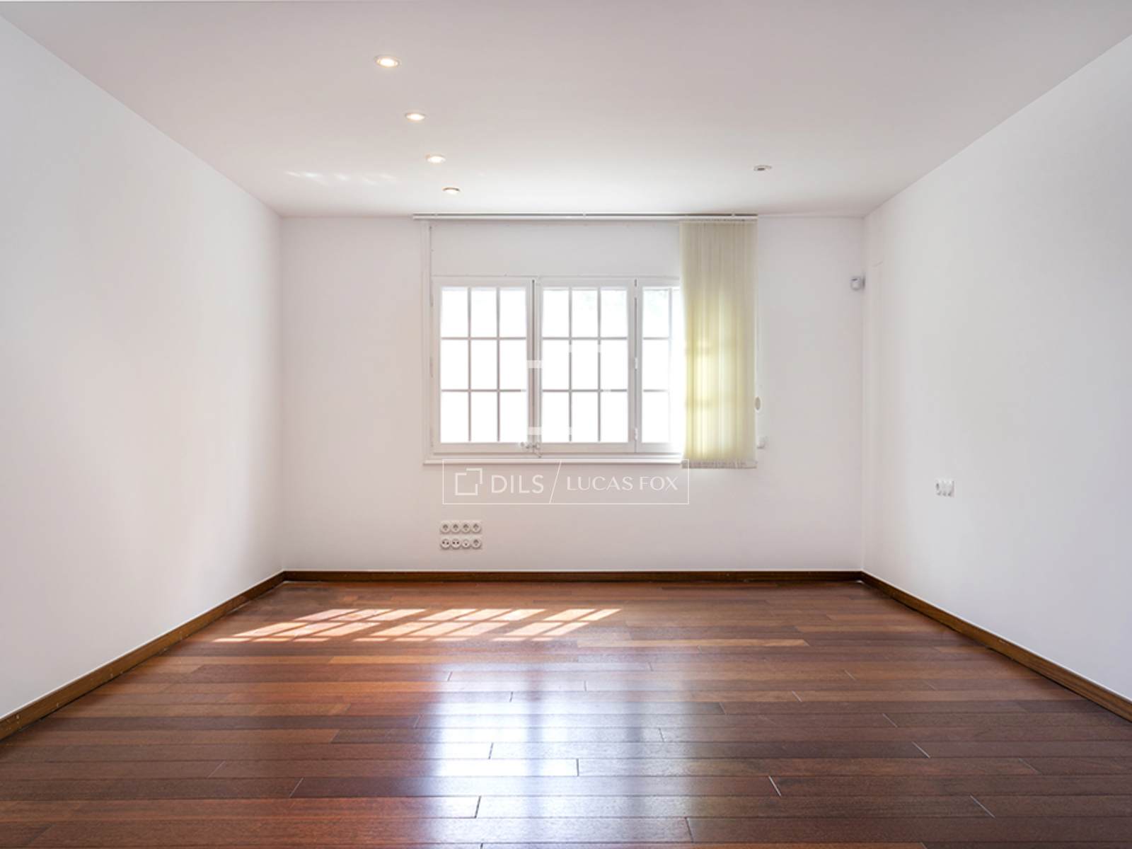 Huvila Bellaterra, Barcelona, Espanja 5 makuuhuonetta, 322 m2 No. 150928