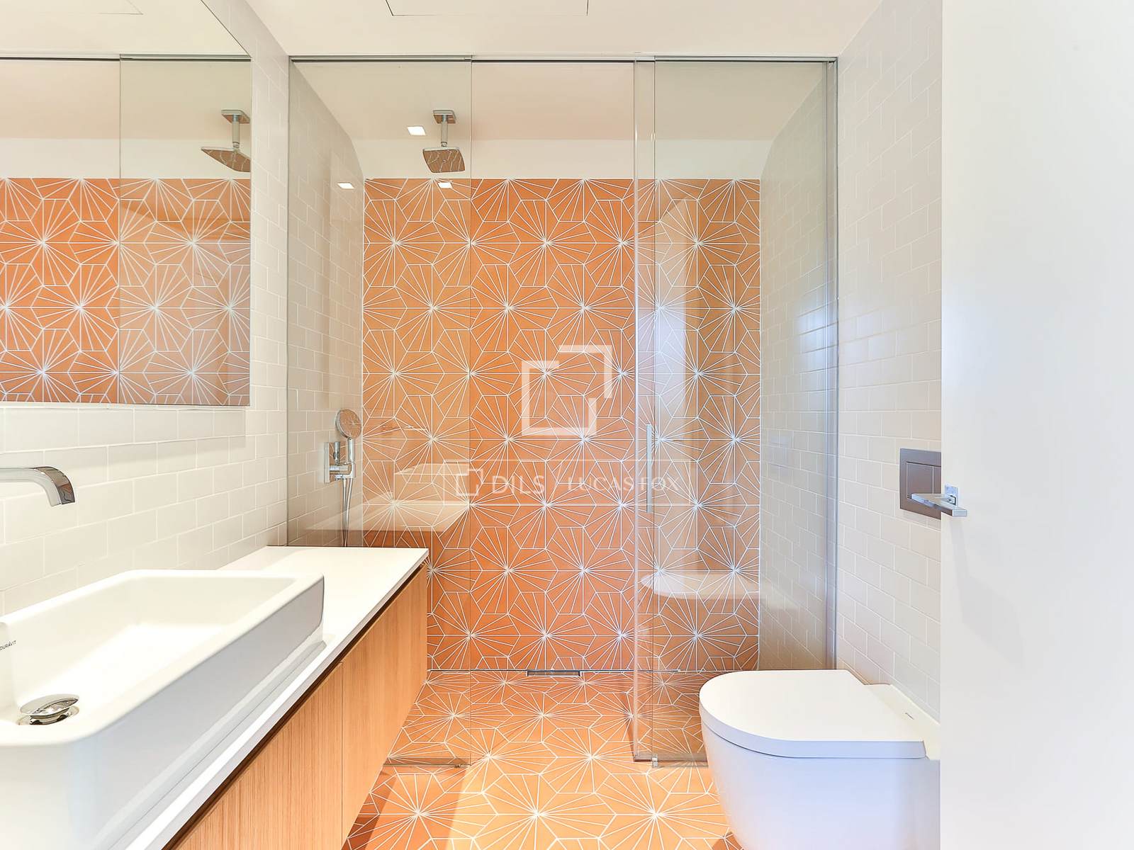 Appartamento a Barcelona, Spagna 3 camere da letto, 178 mq. N° 150925