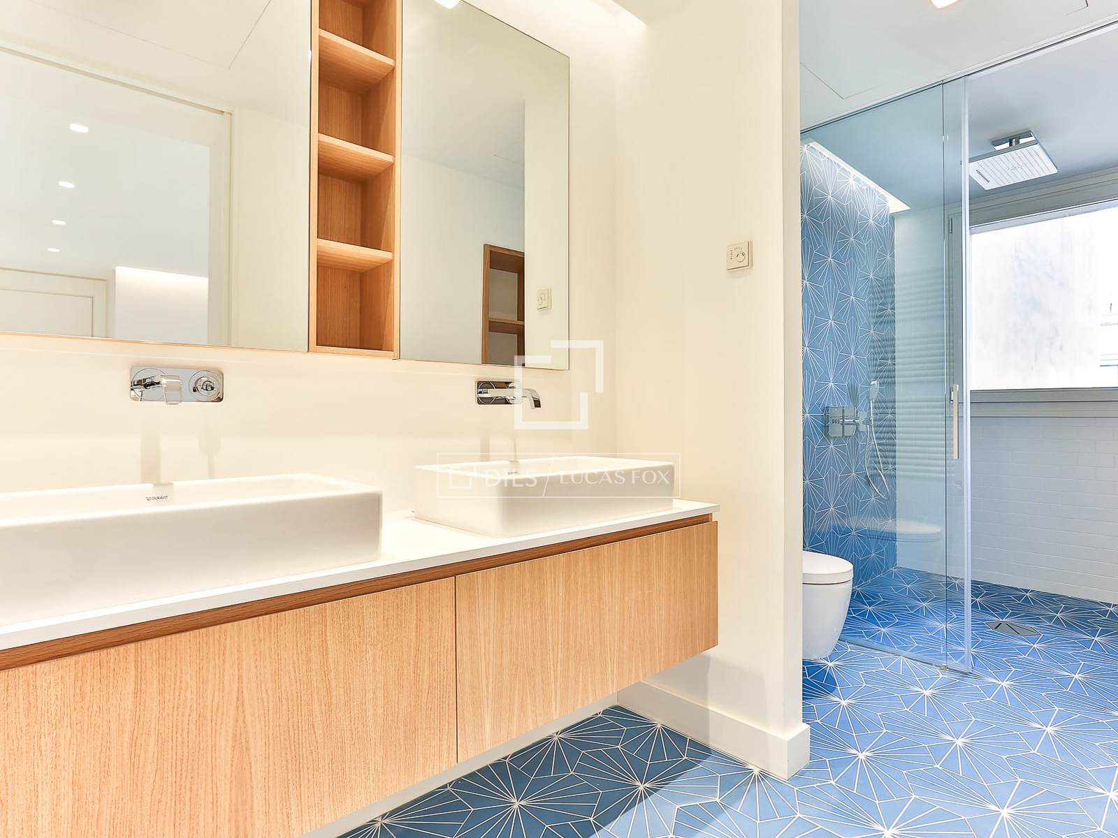 Apartamento en Barcelona, España 2 dormitorios, 151 m2 No. 150924