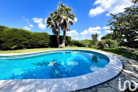 Дом в Корбера-де-Льобрегат, Барселона, Испания 5 спален, 540м2 №153480
