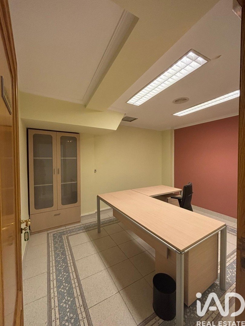 Oficina en Valladolid, España 7 dormitorios, 174 m2 No. 152338