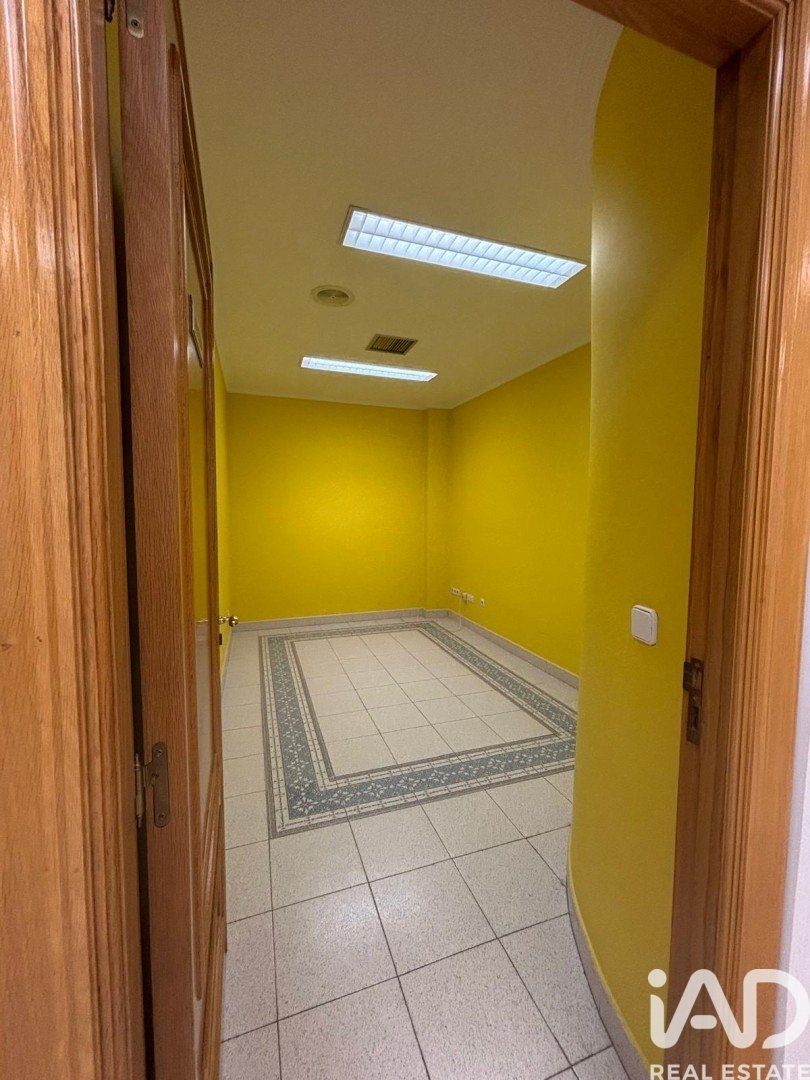 Oficina en Valladolid, España 7 dormitorios, 174 m2 No. 152338