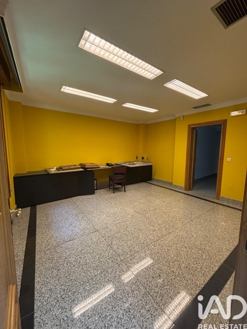 Oficina en Valladolid, España 7 dormitorios, 174 m2 No. 152338
