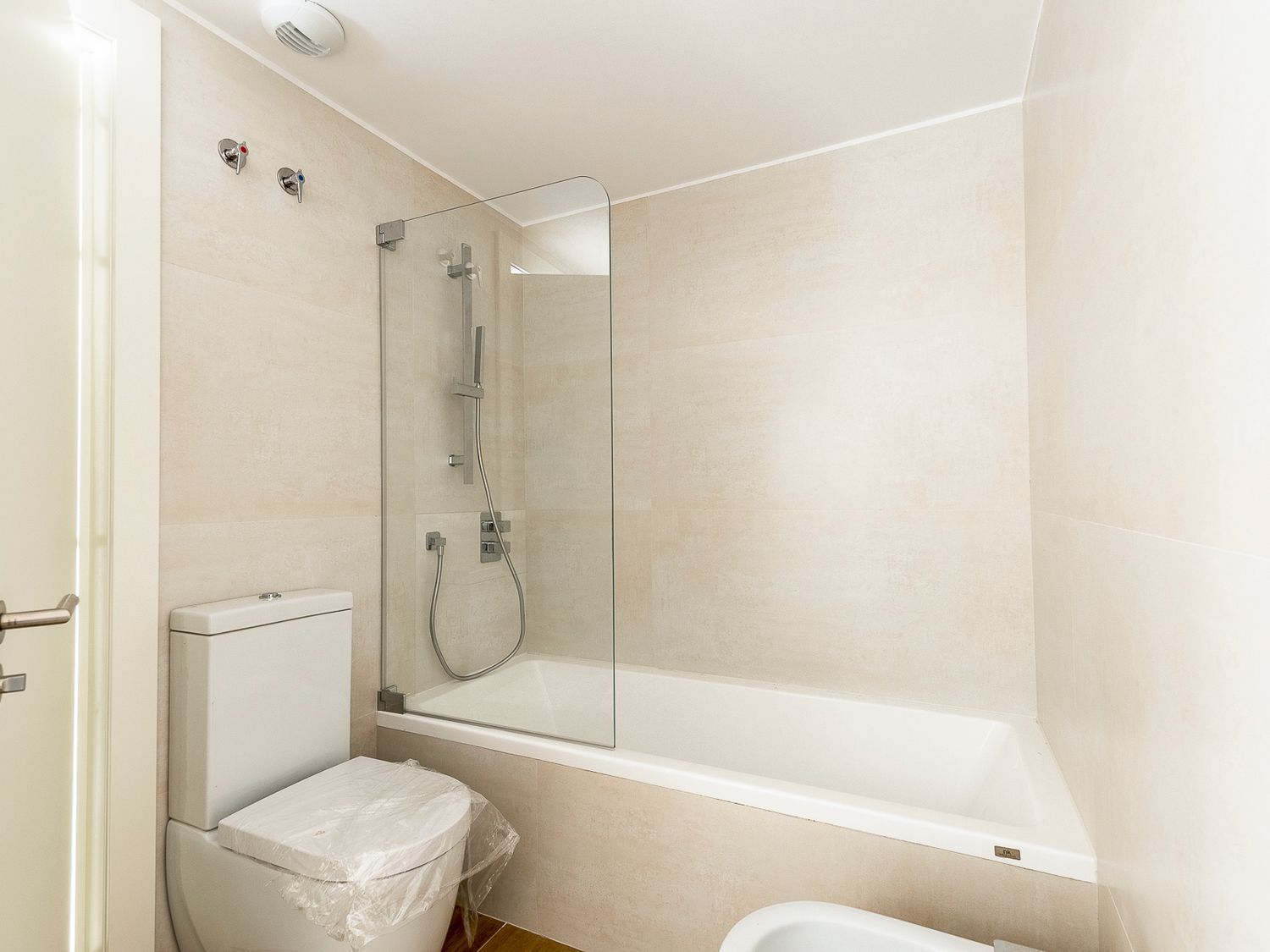Dzīvoklis Esplugues de Llobregat, Barcelona, Spānijā 4 istabas, 162 m2 Nr. 194535