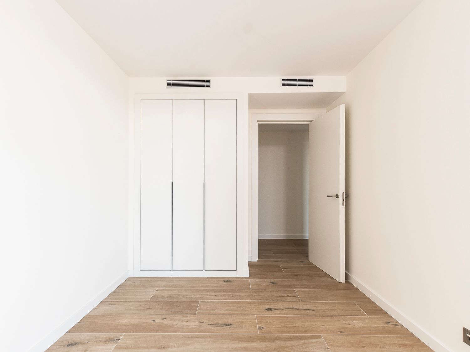 Dzīvoklis Esplugues de Llobregat, Barcelona, Spānijā 4 istabas, 162 m2 Nr. 194535