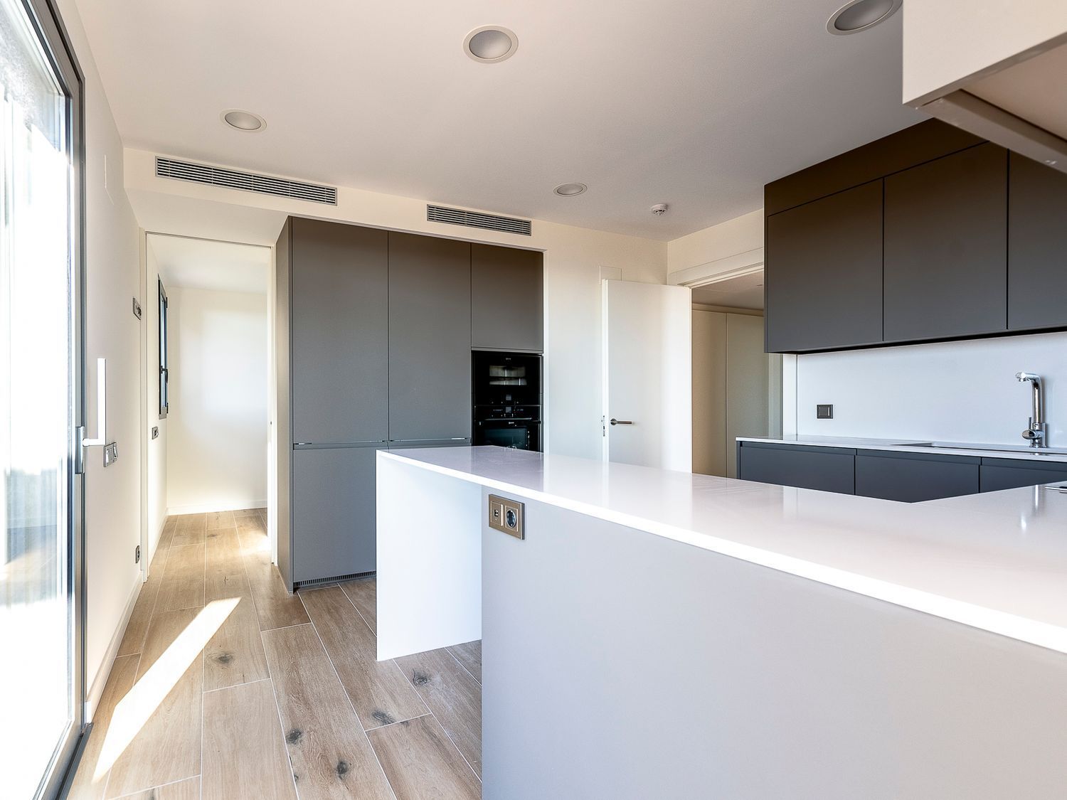 Dzīvoklis Esplugues de Llobregat, Barcelona, Spānijā 4 istabas, 162 m2 Nr. 194535