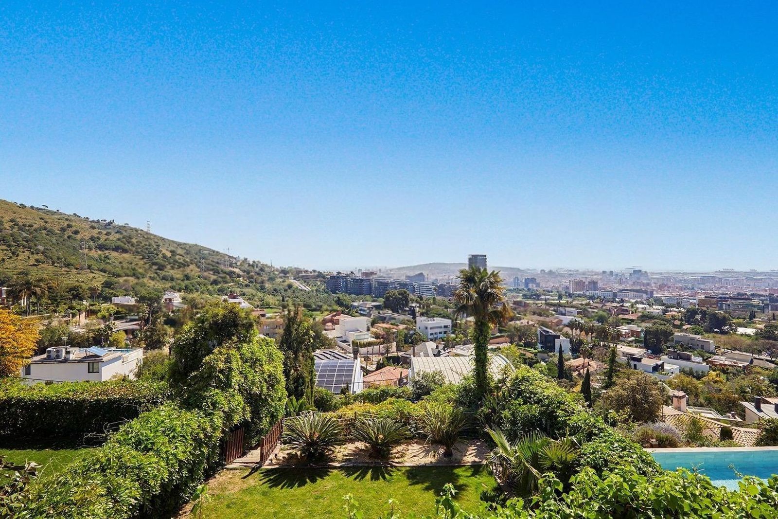 Dzīvoklis Esplugues de Llobregat, Barcelona, Spānijā 7 istabas, 489 m2 Nr. 194534