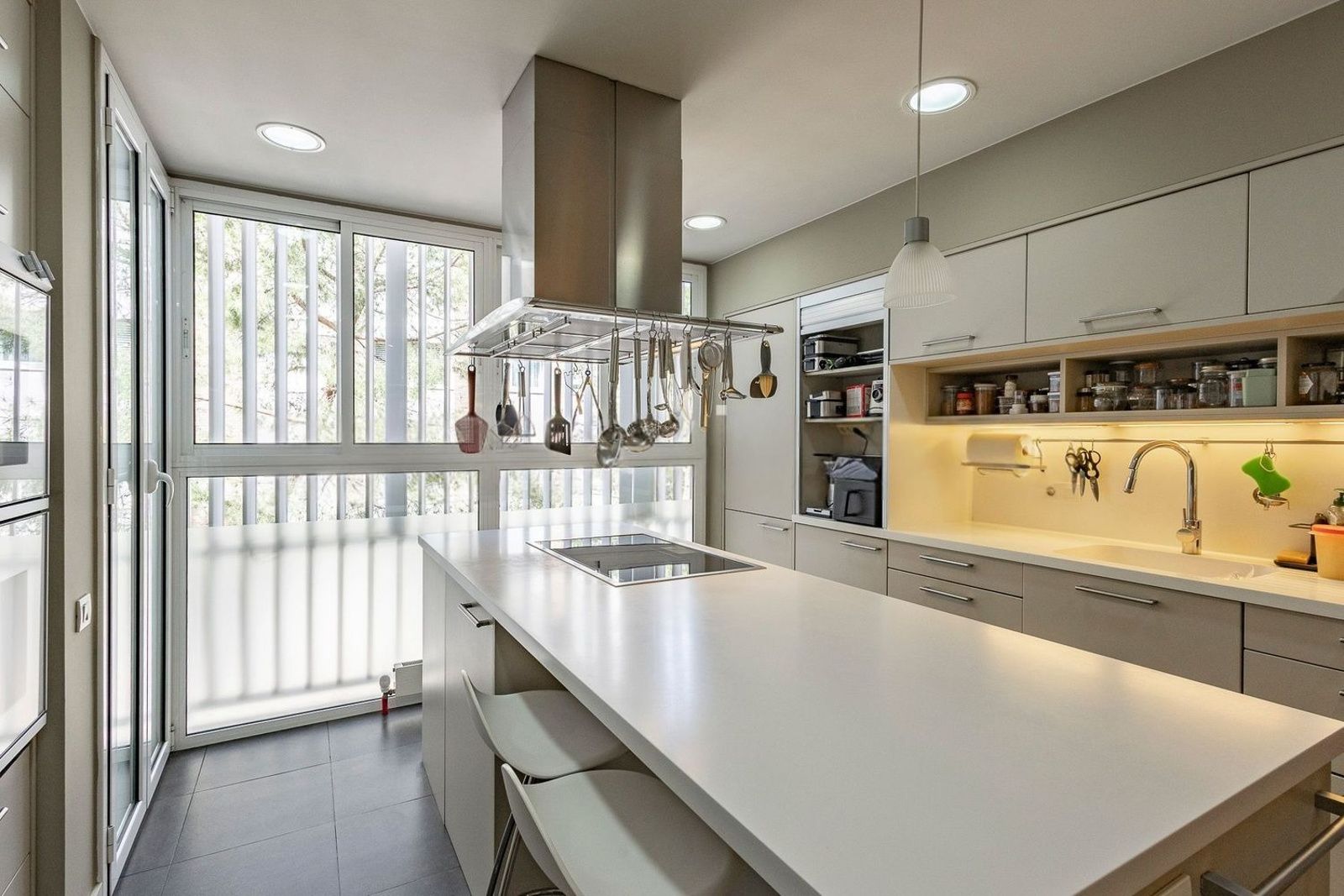 Dzīvoklis Barcelona, Spānijā 5 istabas, 245 m2 Nr. 194536