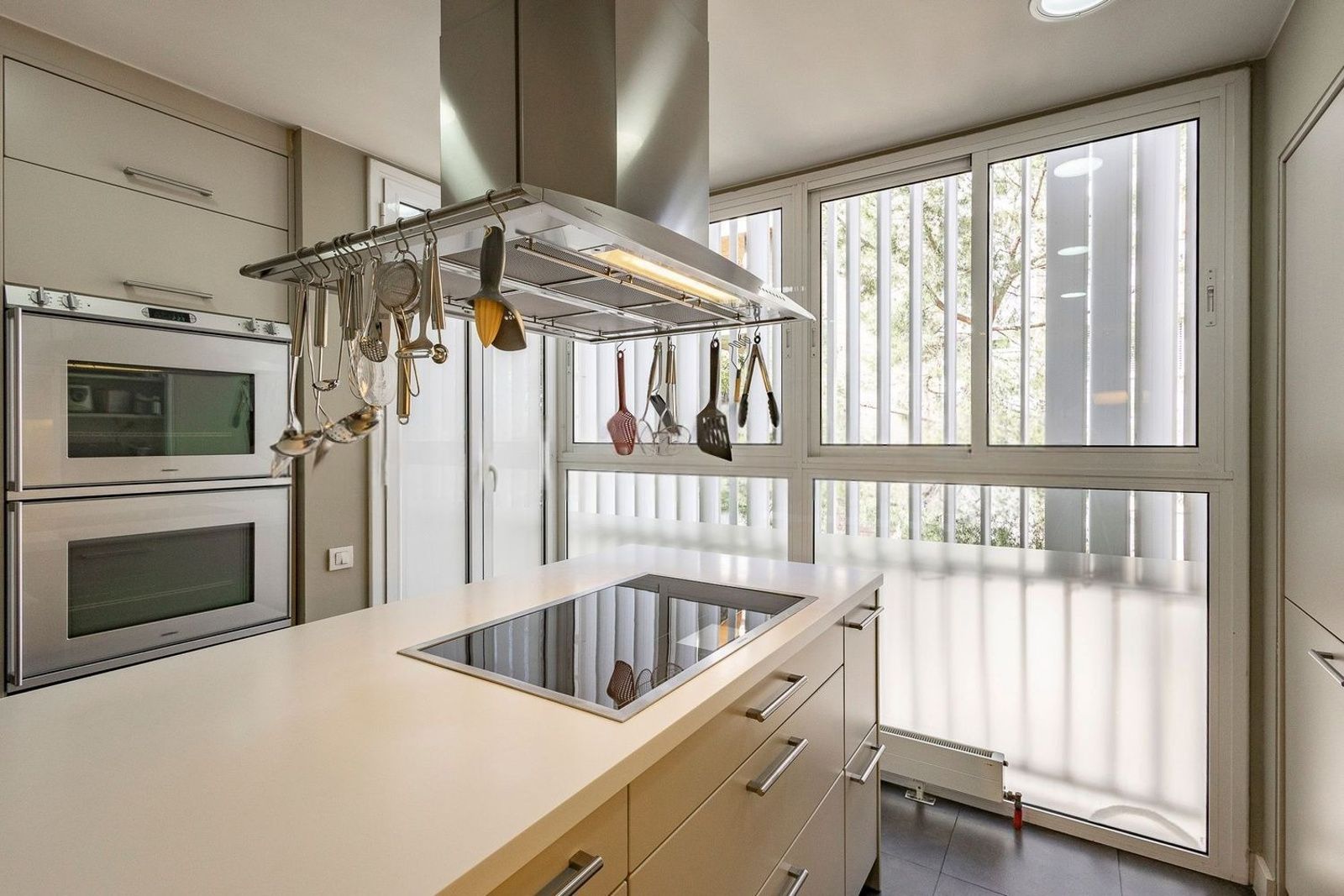 Dzīvoklis Barcelona, Spānijā 5 istabas, 245 m2 Nr. 194536