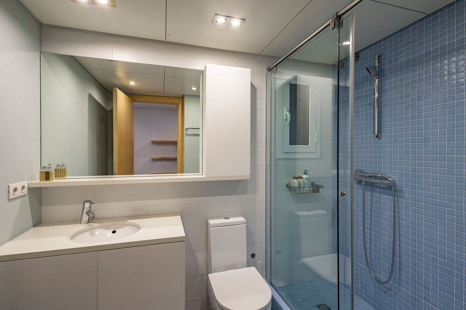 Dzīvoklis Barcelona, Spānijā 5 istabas, 245 m2 Nr. 194536