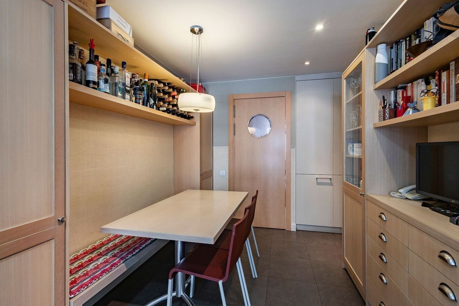Dzīvoklis Barcelona, Spānijā 5 istabas, 245 m2 Nr. 194536