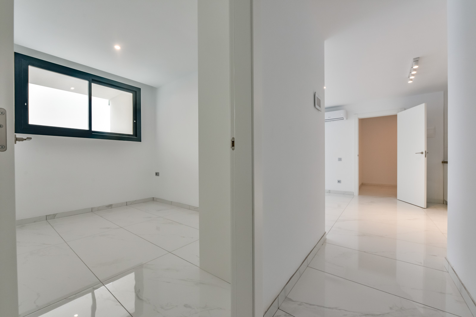 Villa a Finestrat, Alicante, Spagna 7 camere da letto, 636 mq. N° 168207