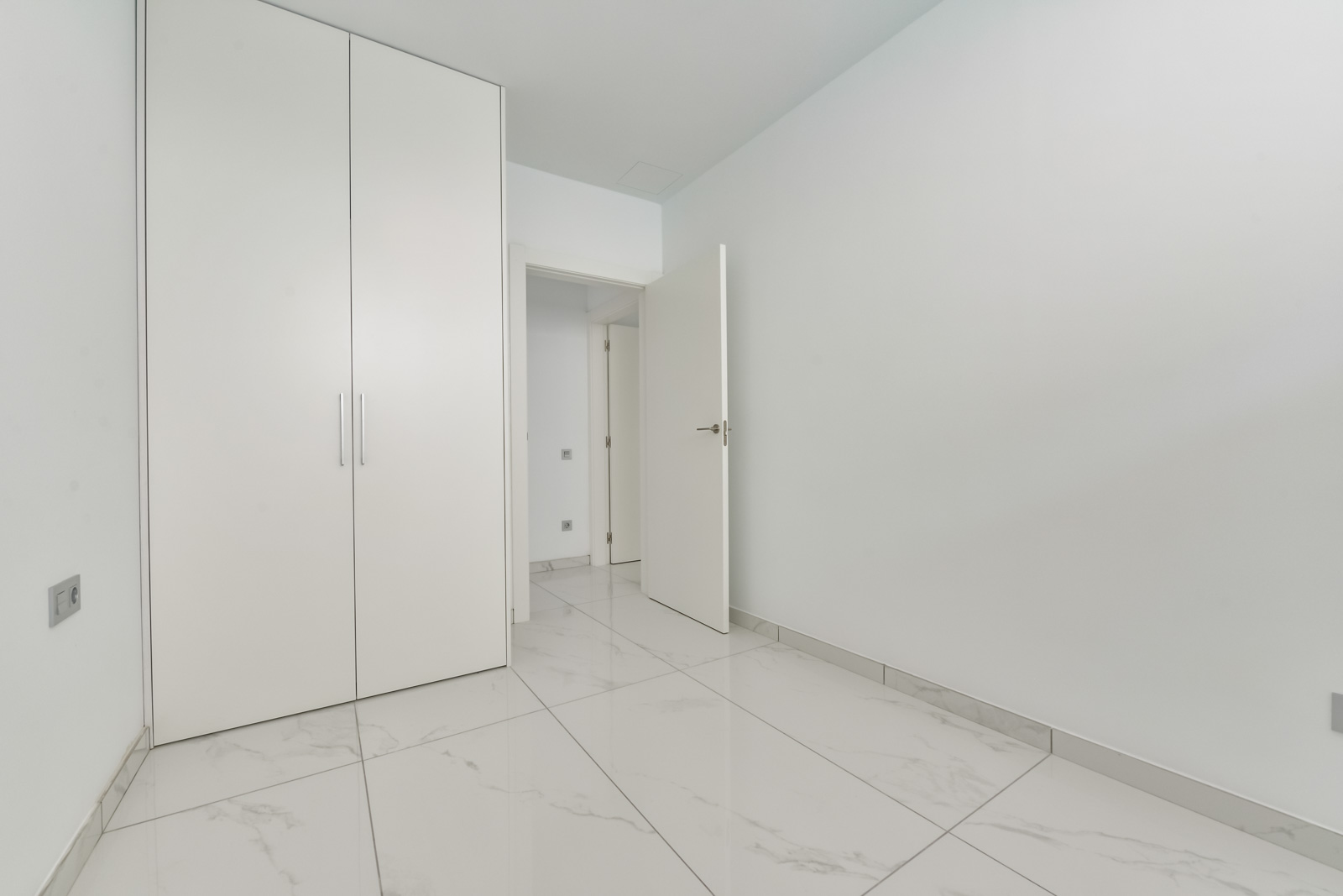 Villa a Finestrat, Alicante, Spagna 7 camere da letto, 636 mq. N° 168207