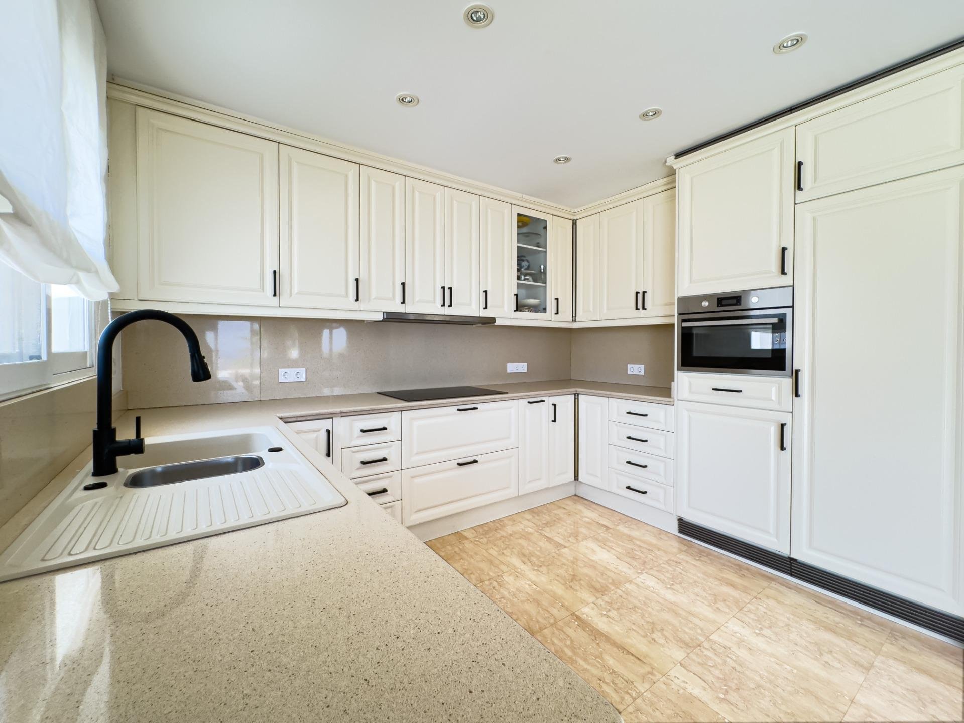Huvila La Nucia, Alicante, Espanja 3 makuuhuonetta, 225 m2 No. 168876