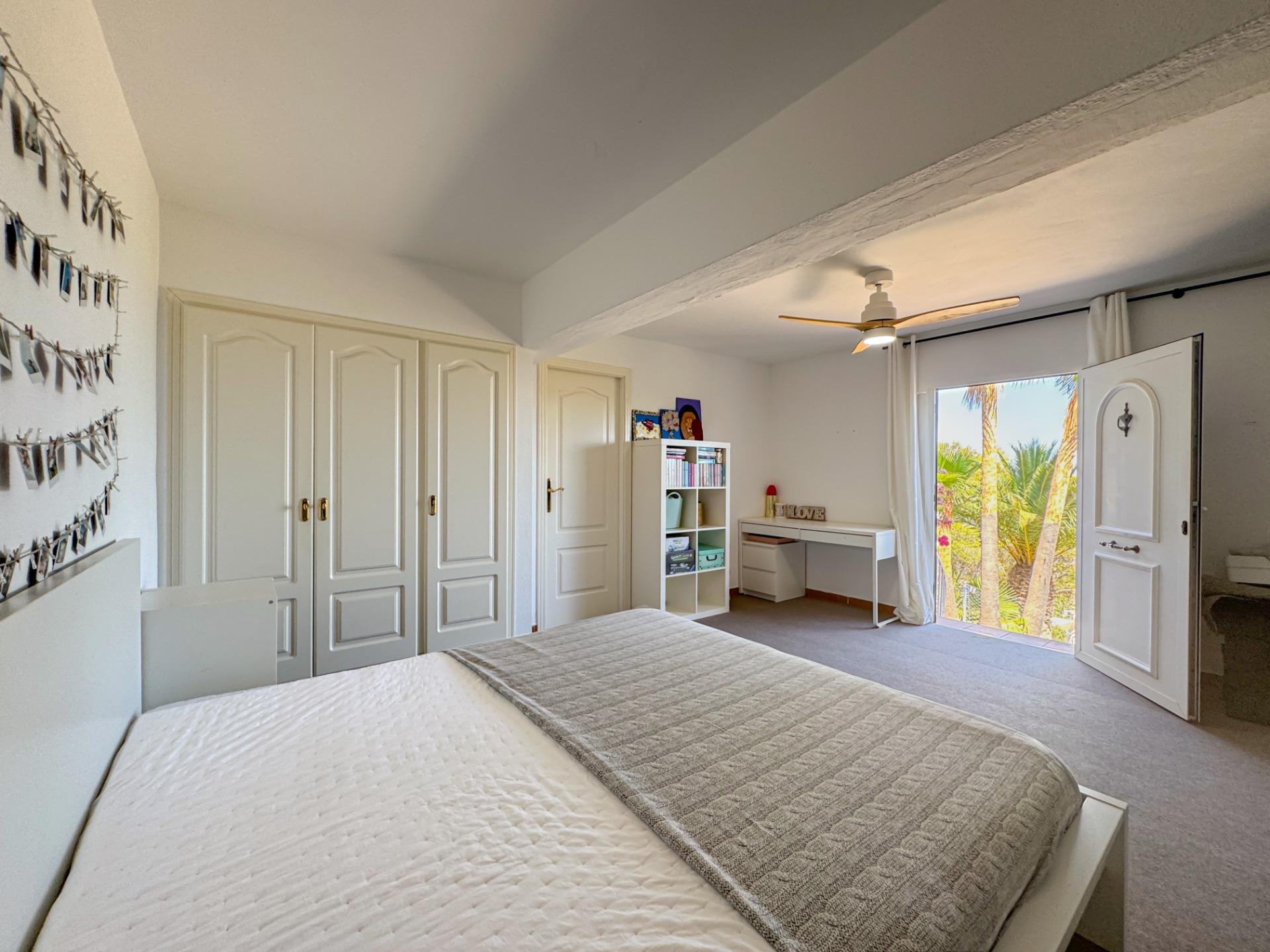 Huvila La Nucia, Alicante, Espanja 3 makuuhuonetta, 225 m2 No. 168876