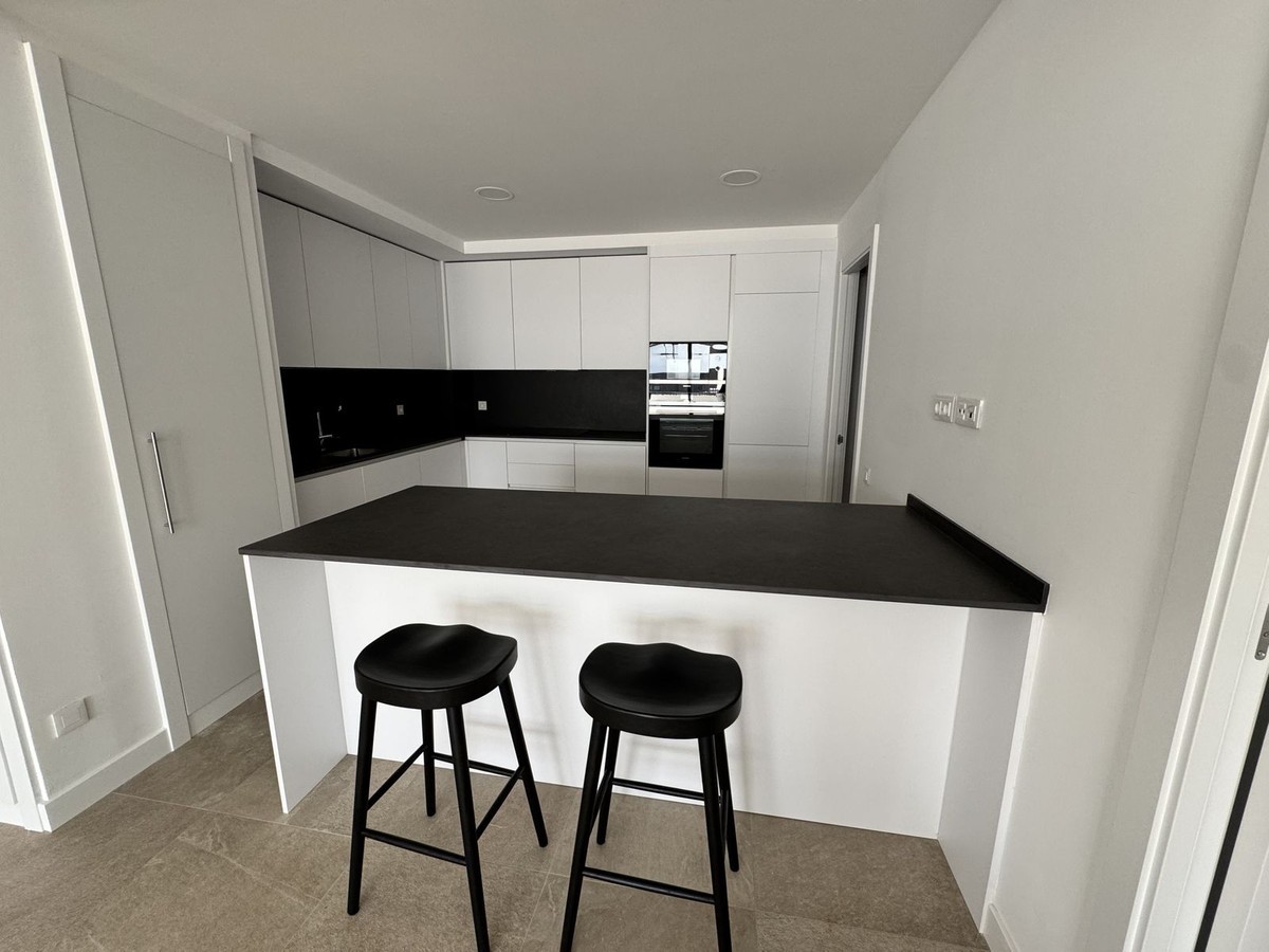 Lägenhet i Estepona, Malaga, Spanien 2 sovrum, 90 kvm. Nr. 180436