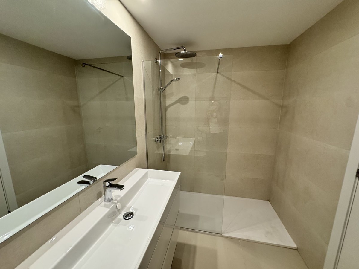 Lägenhet i Estepona, Malaga, Spanien 2 sovrum, 90 kvm. Nr. 180436
