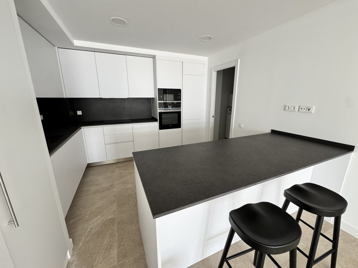 Lägenhet i Estepona, Malaga, Spanien 2 sovrum, 90 kvm. Nr. 180436