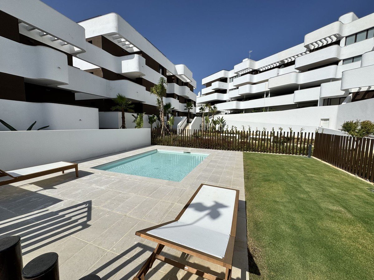Lägenhet i Estepona, Malaga, Spanien 2 sovrum, 90 kvm. Nr. 180436