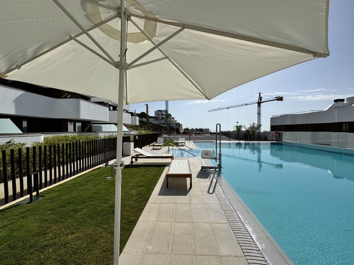 Lägenhet i Estepona, Malaga, Spanien 2 sovrum, 90 kvm. Nr. 180436