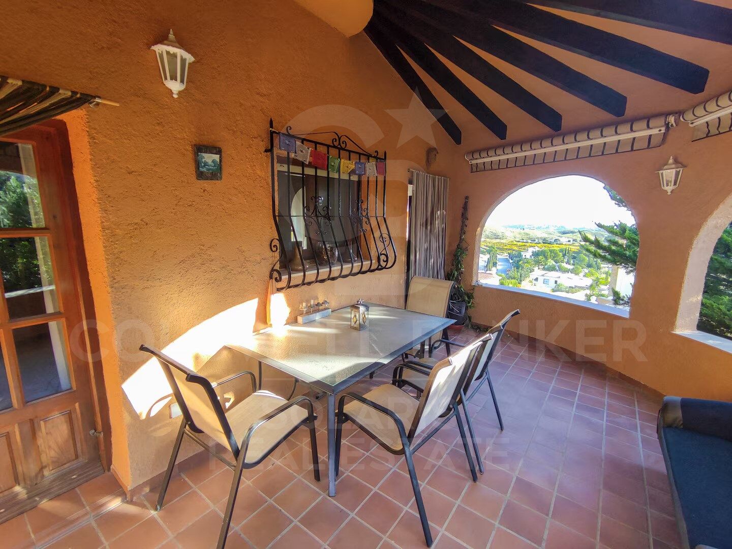 Tvåvåningslägenhet i Benitachell, Alicante, Spanien 4 sovrum, 220 kvm. Nr. 157401