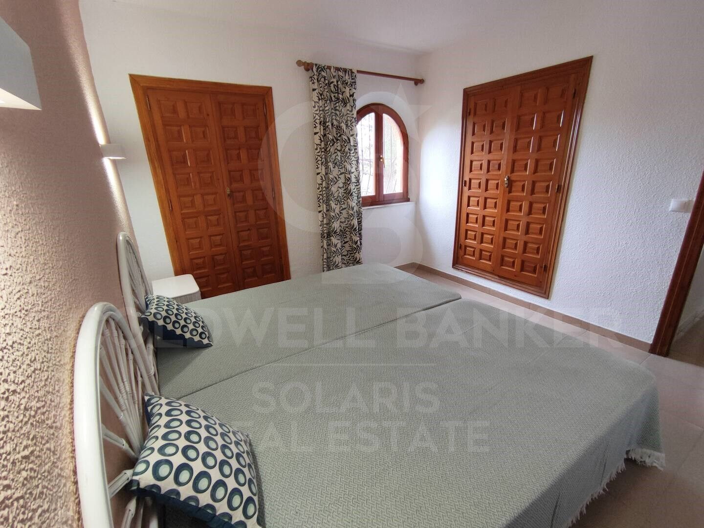 Tvåvåningslägenhet i Benitachell, Alicante, Spanien 4 sovrum, 220 kvm. Nr. 157401