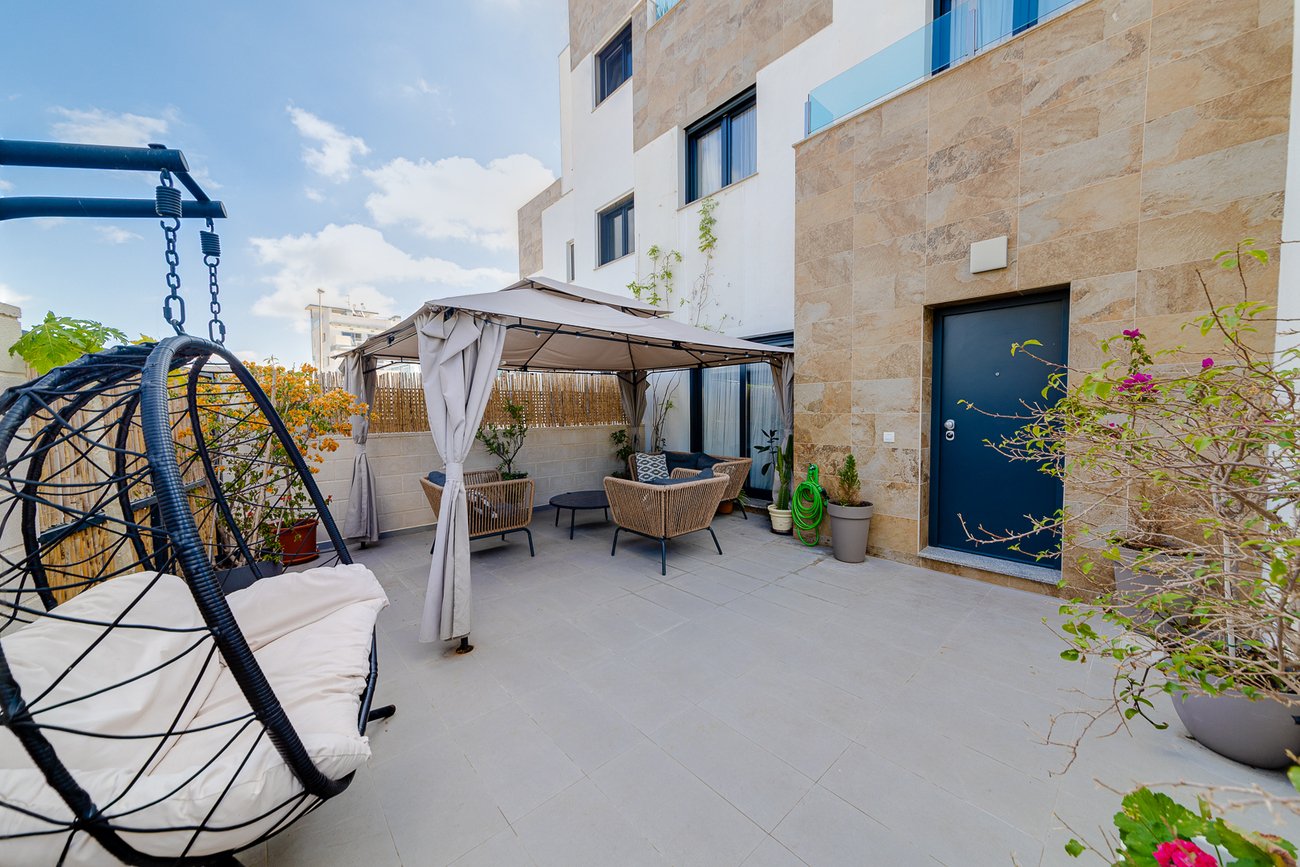 Townhouse in Villamartin, Alicante, Spain 3 bedrooms, 134 sq.m. No. 189879