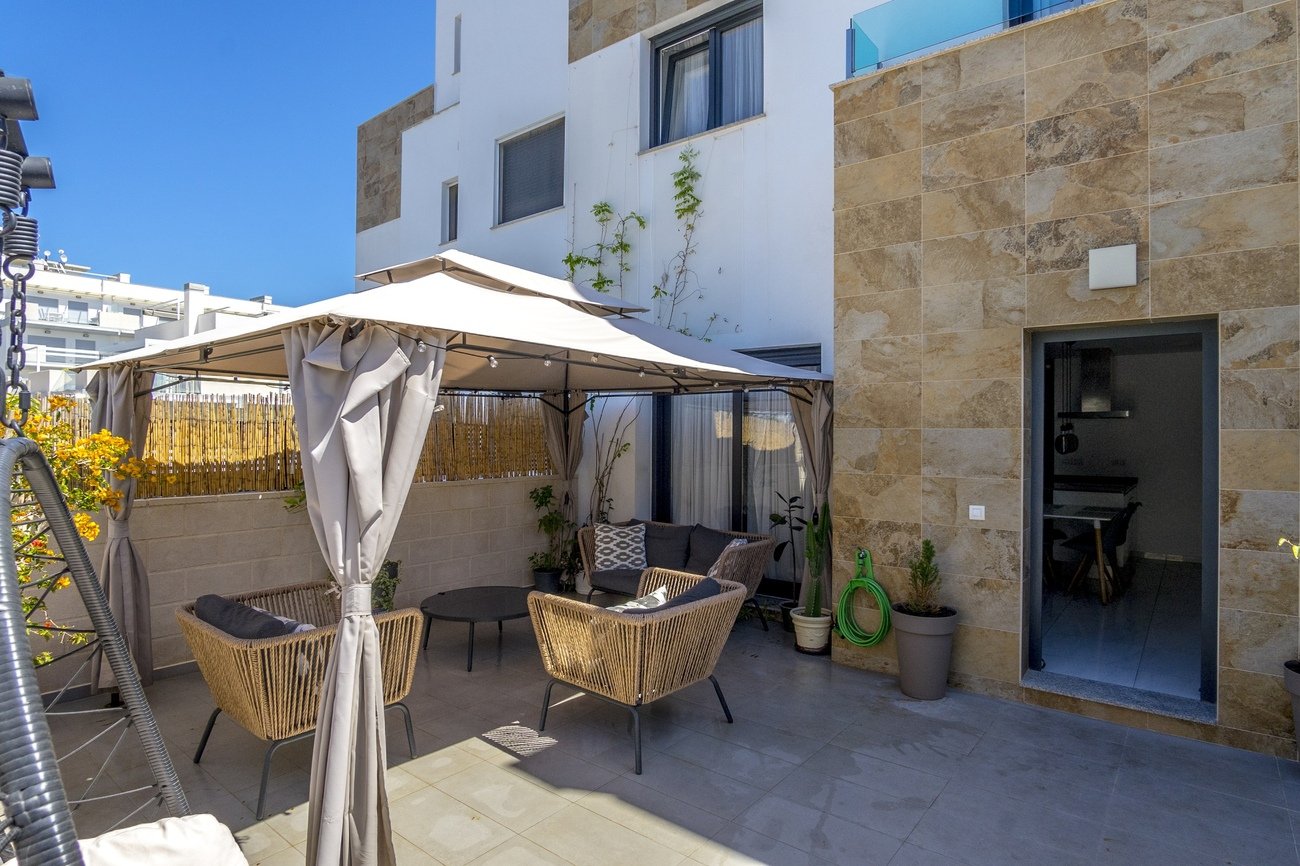 Townhouse in Villamartin, Alicante, Spain 3 bedrooms, 134 sq.m. No. 189879