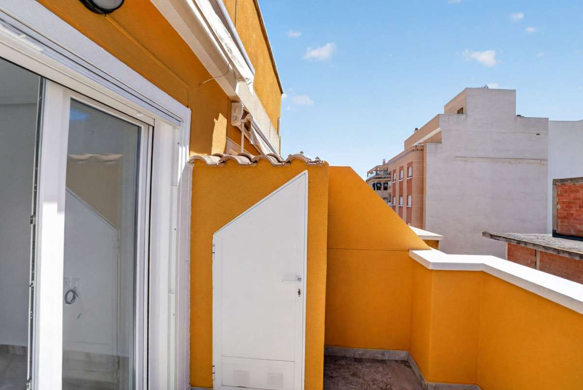 Appartamento a Torrevieja, Alicante, Spagna 2 camere da letto, 74 mq. N° 189876