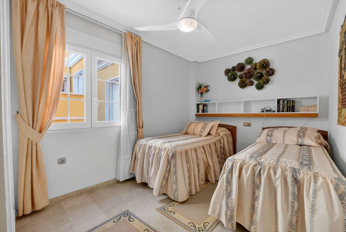 Apartamento en Cabo Roig, Alicante, España 2 dormitorios, 76 m2 No. 189877