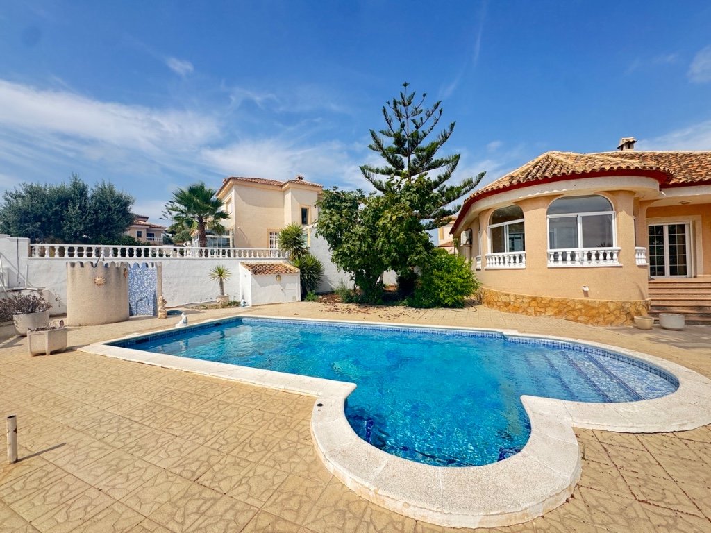 Villa en Alicante, España 3 dormitorios, 125 m2 No. 145372