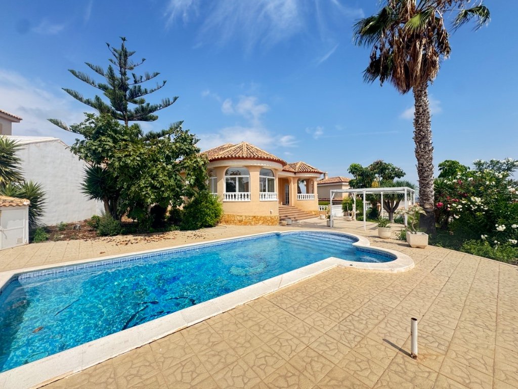 Villa en Alicante, España 3 dormitorios, 125 m2 No. 145372