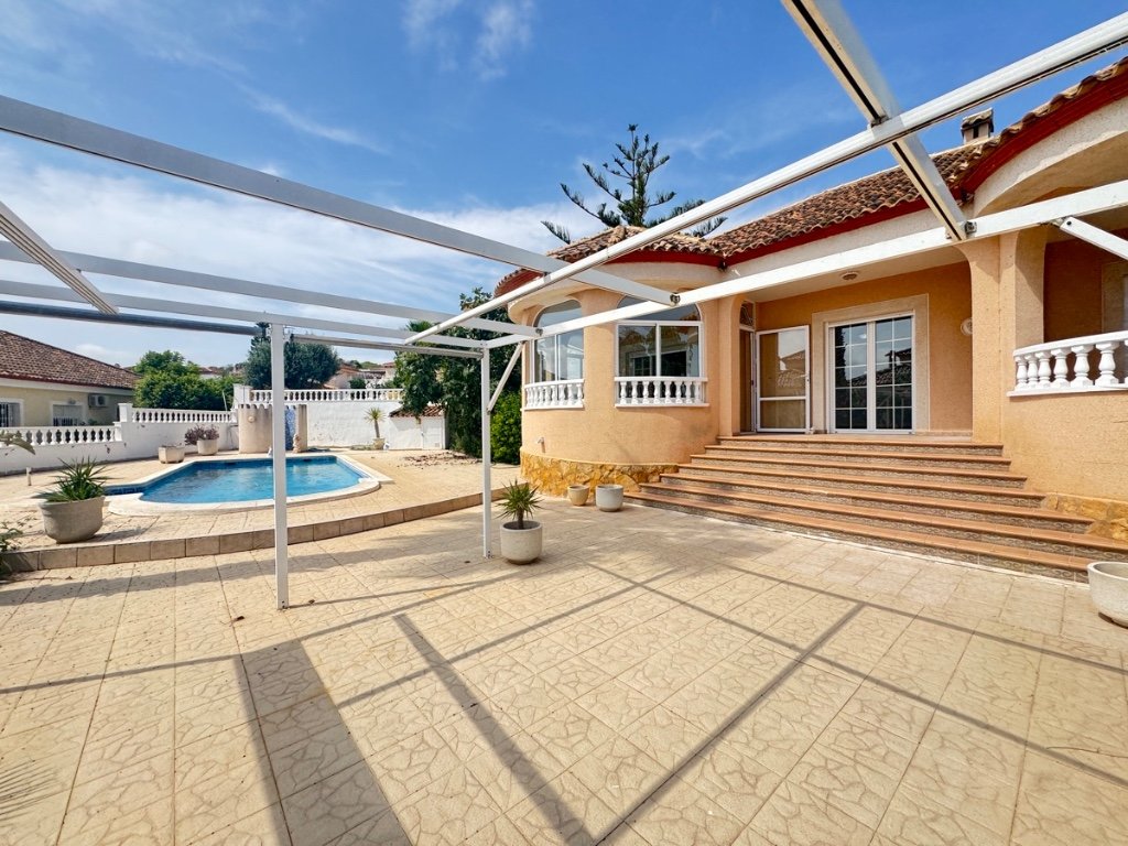 Villa en Alicante, España 3 dormitorios, 125 m2 No. 145372