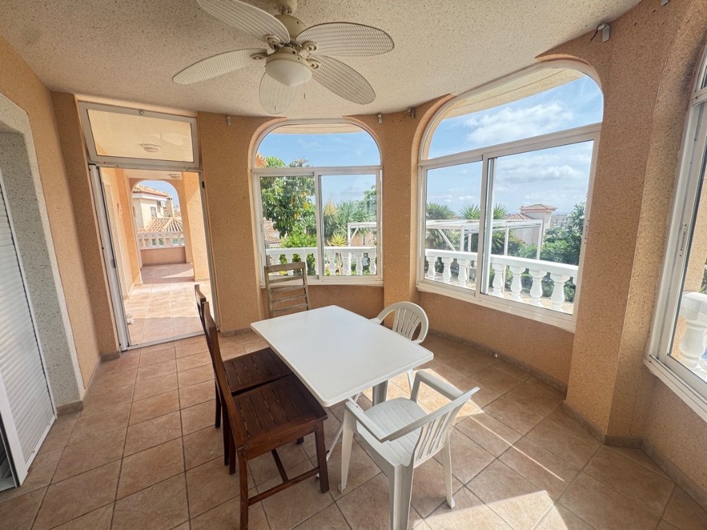 Villa en Alicante, España 3 dormitorios, 125 m2 No. 145372