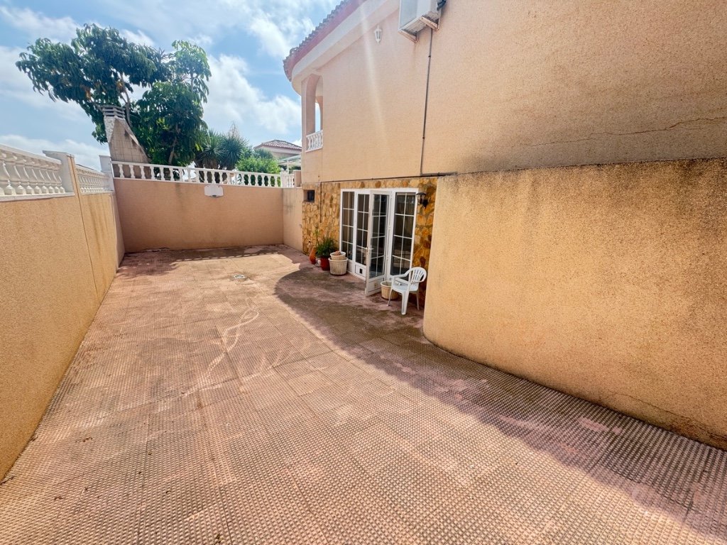 Villa en Alicante, España 3 dormitorios, 125 m2 No. 145372