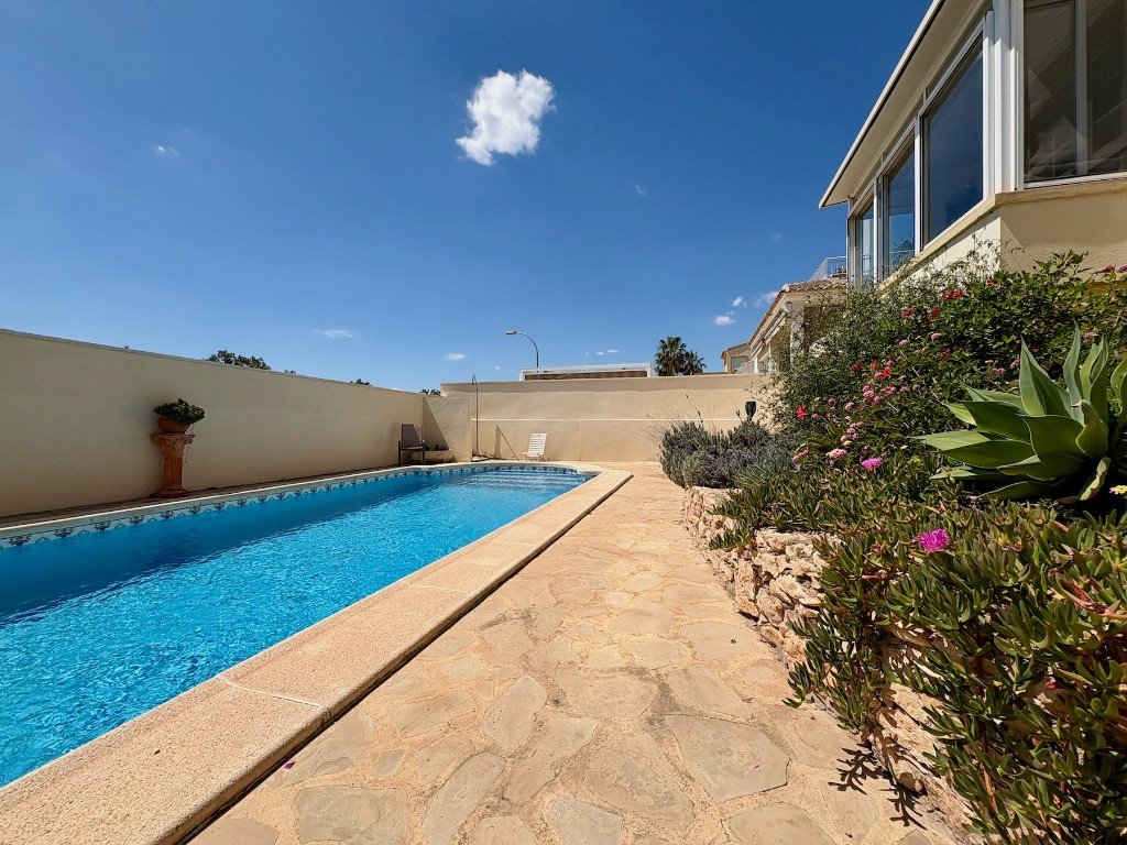 Villa in Villamartin, Alicante, Spanien 2 Schlafzimmer, 160 m2 Nr. 145366